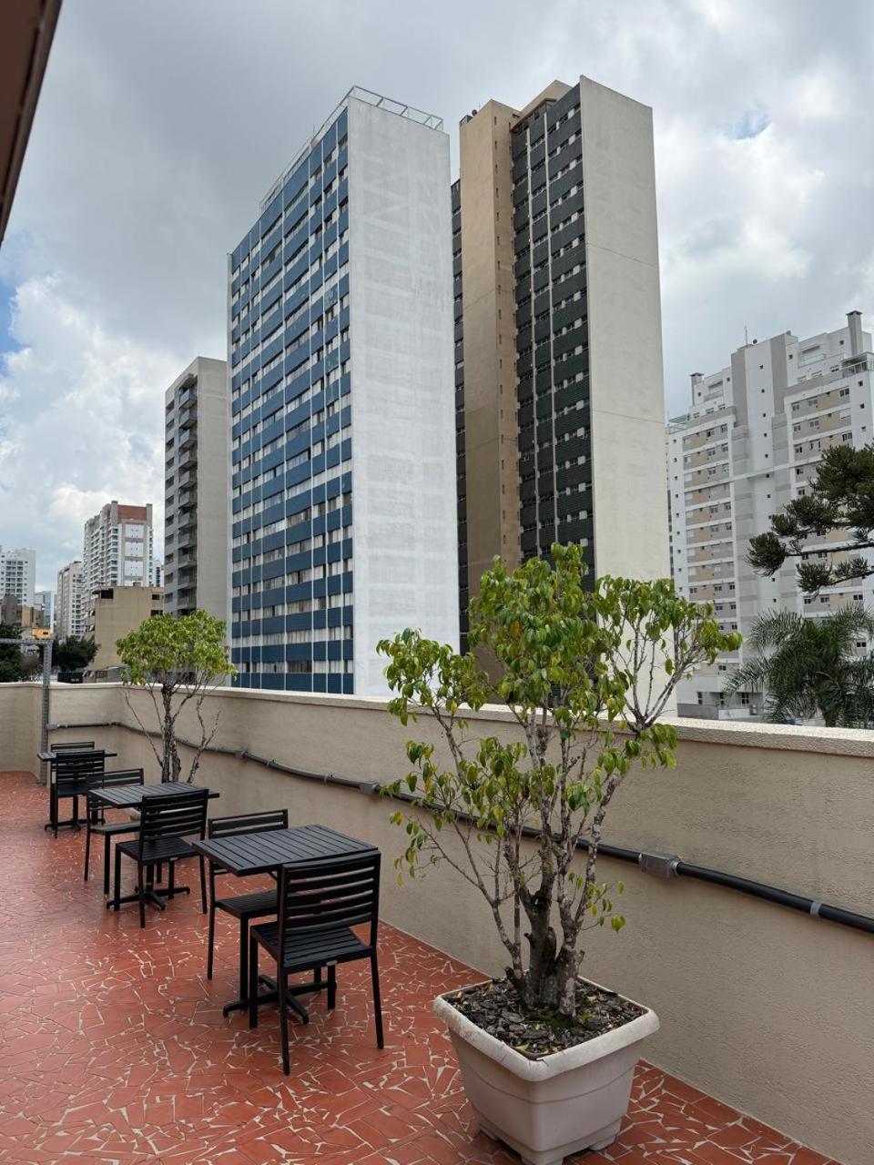 Esquina Batel - Hotel Economico Куритиба Екстериор снимка