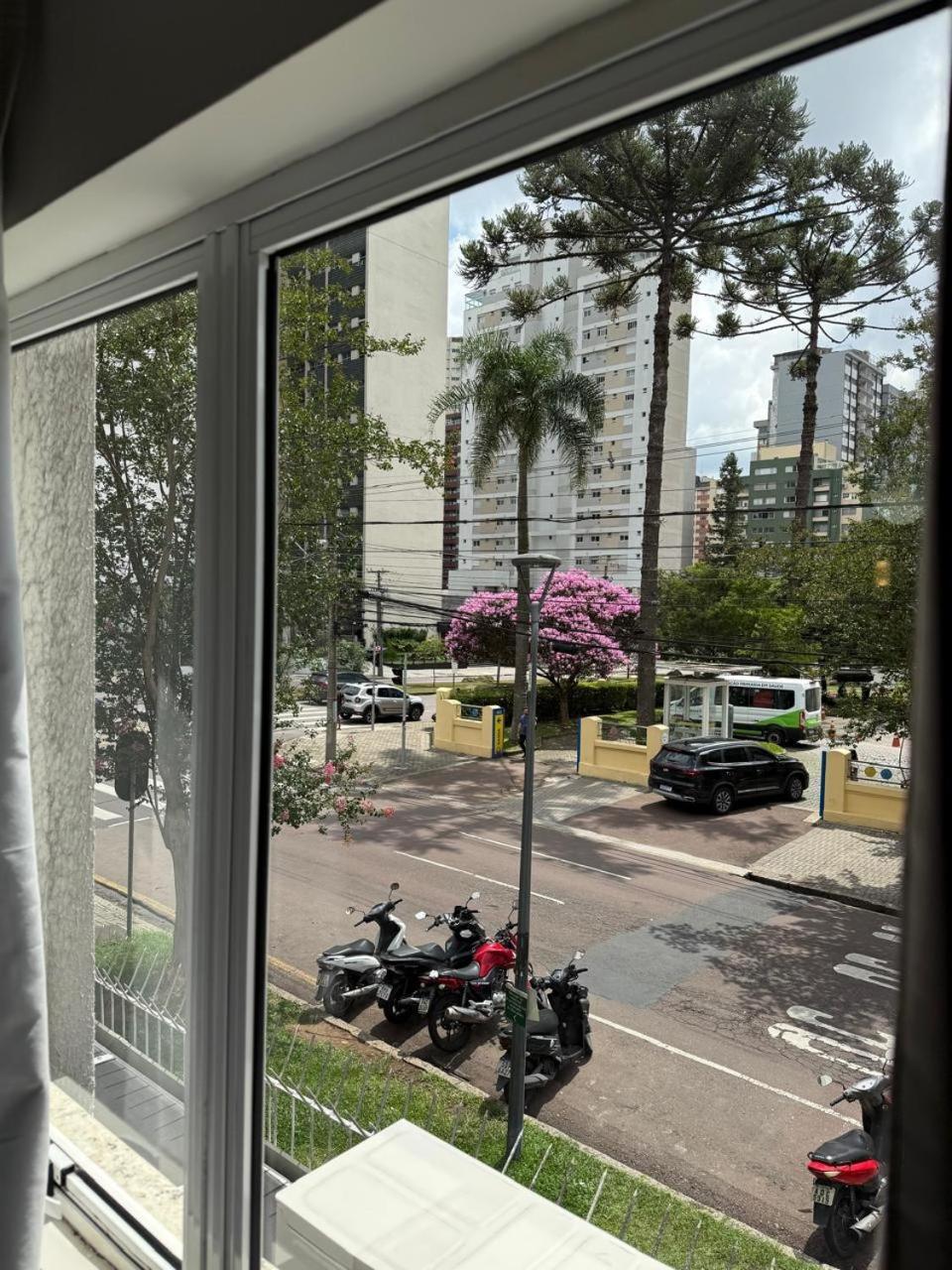 Esquina Batel - Hotel Economico Куритиба Екстериор снимка