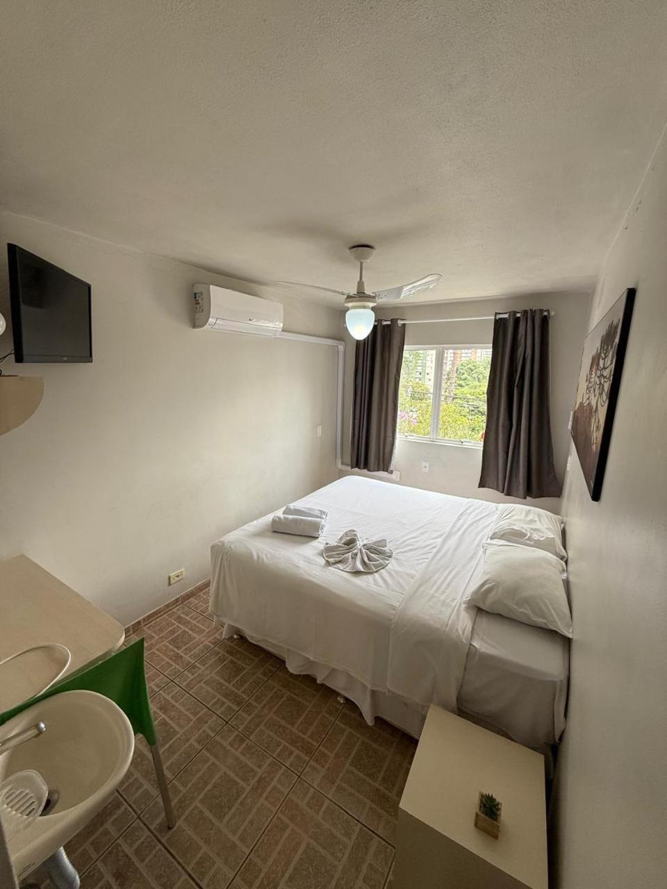 Esquina Batel - Hotel Economico Куритиба Екстериор снимка